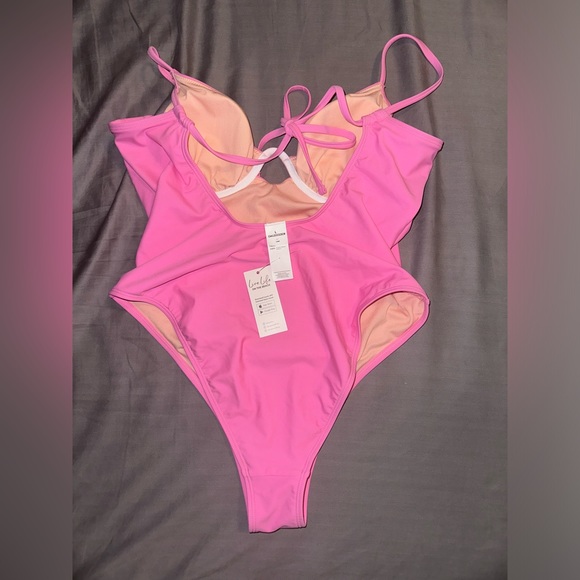 BNWT CUPSHE 	
X STASSIE Oasis Ruched Underwire One Piece Swimsuit pink large - Picture 7 of 8